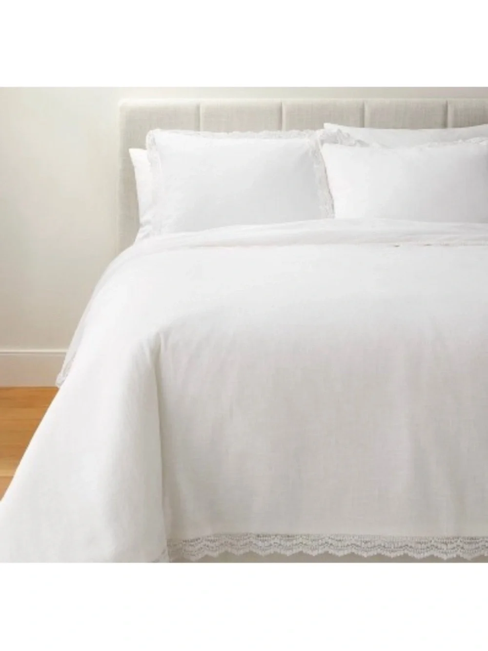 NIB! Studio McGee White King Comforter Set